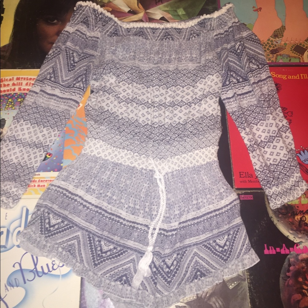 OFF THE SLEEVE ROMPER